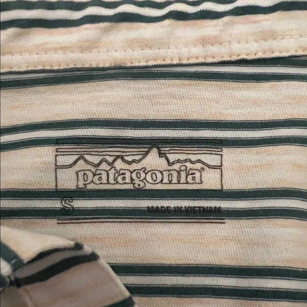 Patagonia Men's Navy and White Striped Polo - Picture 2 of 5